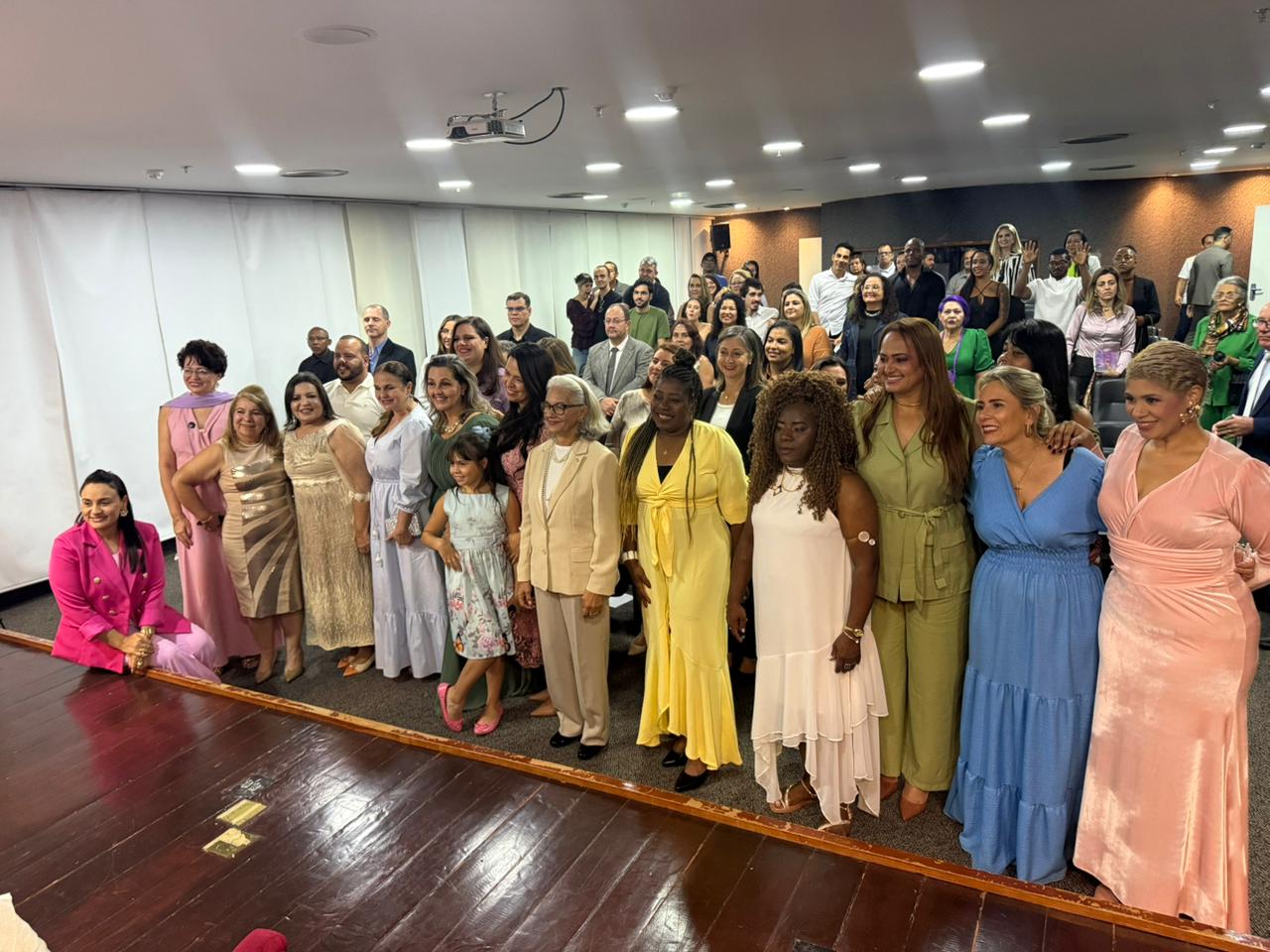 Registro da noite de lançamento do livro